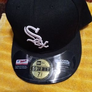 New SOX baseball hat / size 7 3/8 men